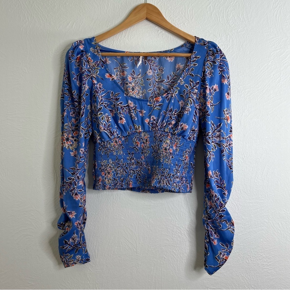 Free People Women Blue Floral Smocked Long Sleeve Scoop Neck Crop Top Size Small